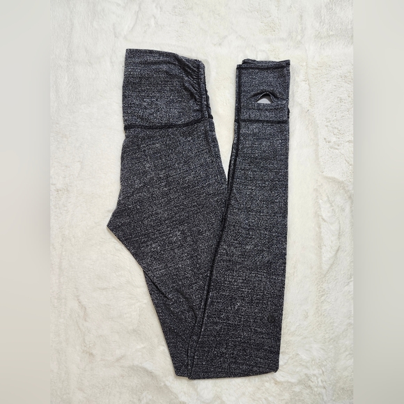Lululemon Still Mind Tight *28". Size 4. - Picture 14 of 15
